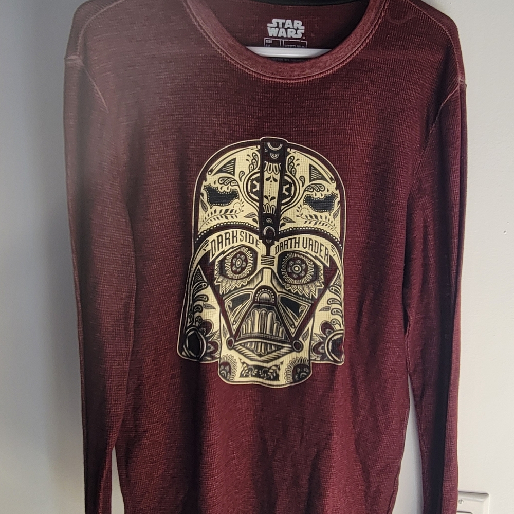 Star Wars Maroon Darth Vader Graphic Tee / Size Medium